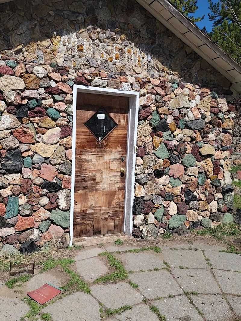 The Gift Shop and Rock Specimens for Sale