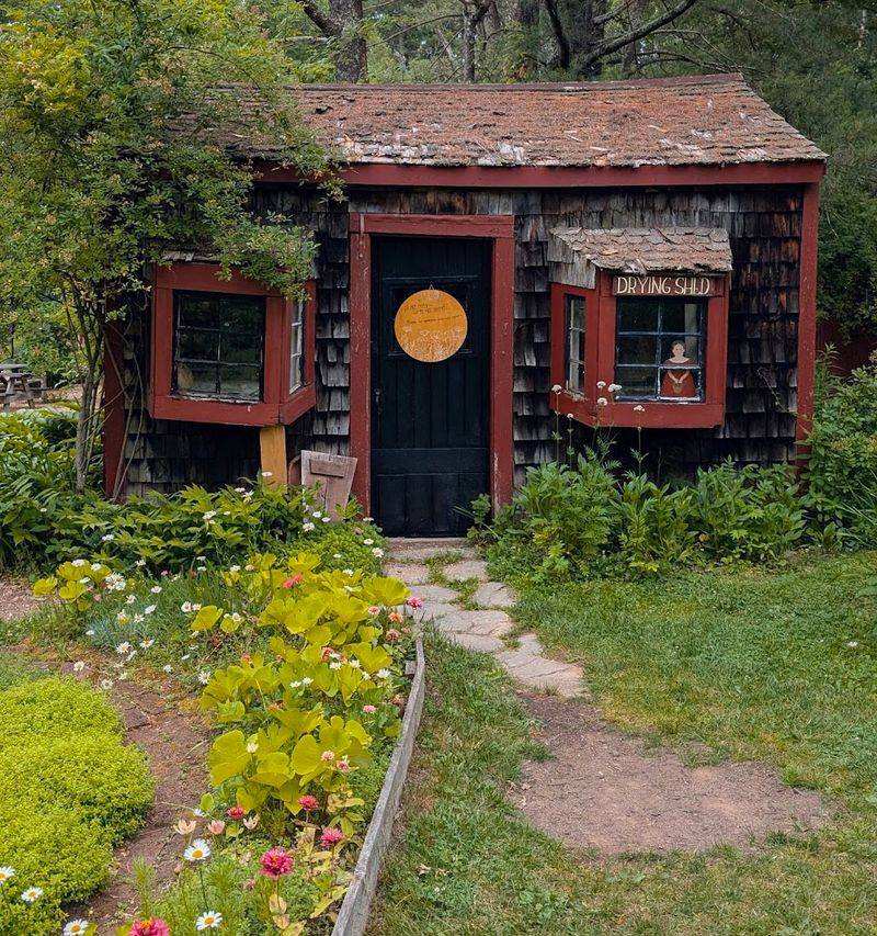 The Gift Shops Hidden at the End of the Garden Path