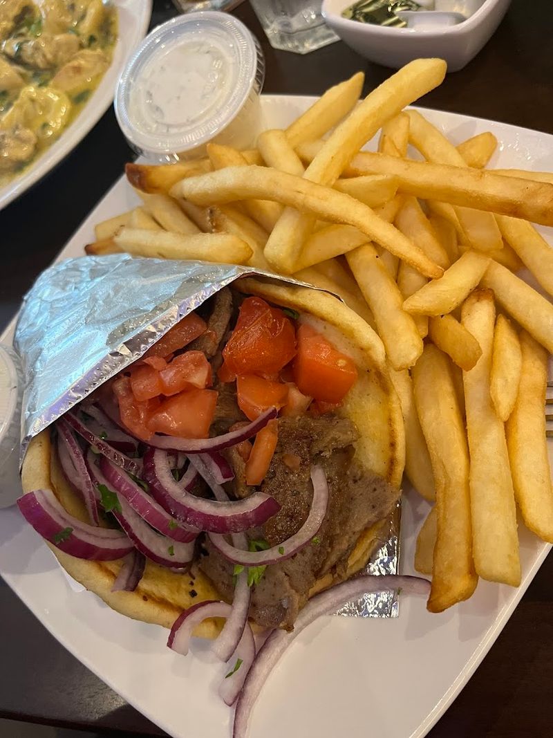 The Gyro Plate That Keeps People Coming Back The Gyro Plate That Keeps People Coming Back