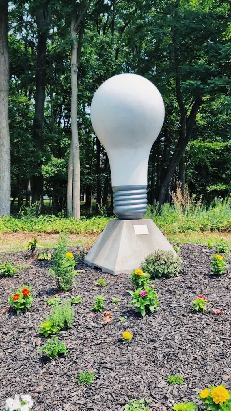 The Incandescent Light Bulb and What It Actually Took