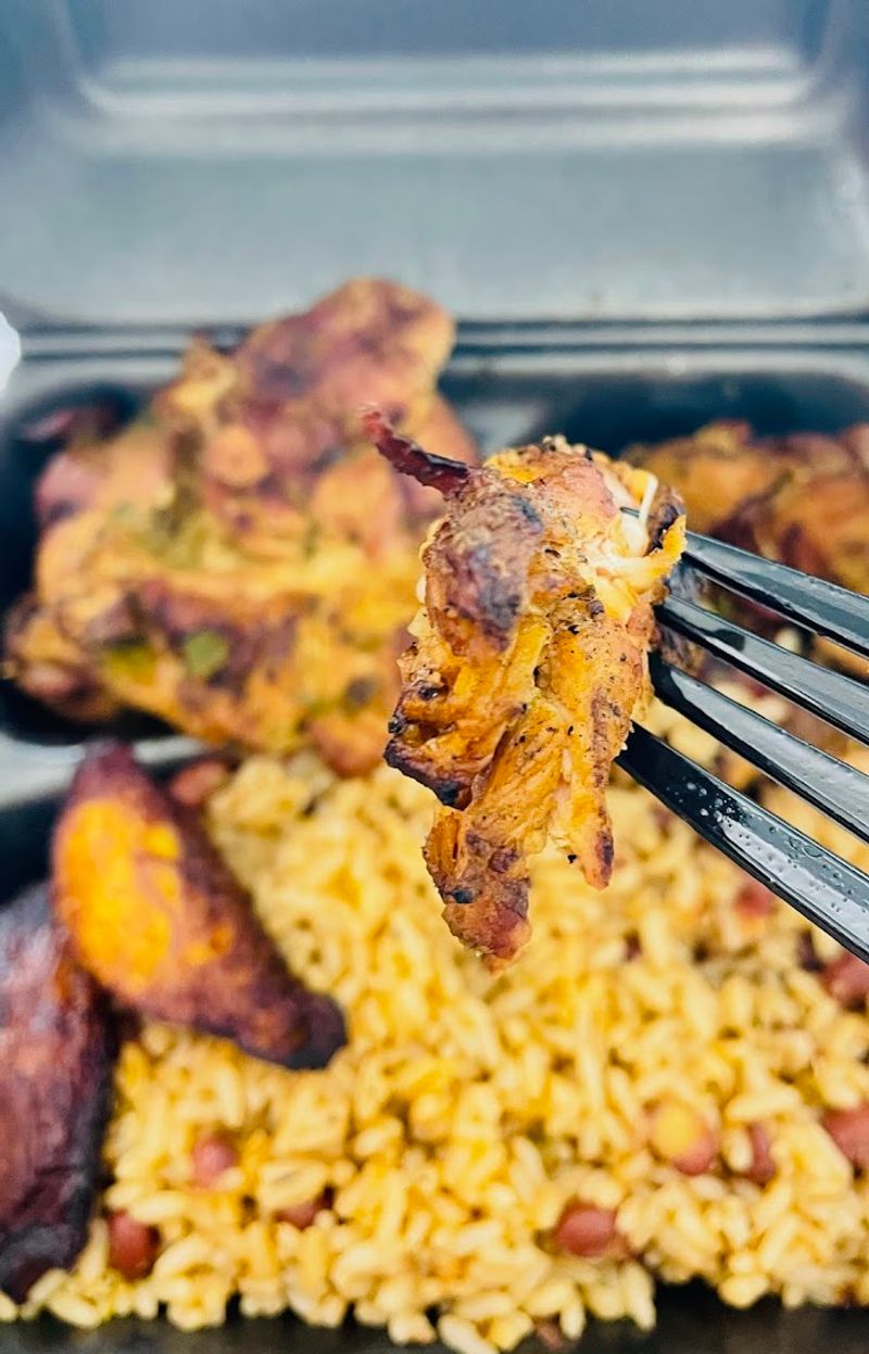 The Jerk Chicken That Stops Travelers in Their Tracks
