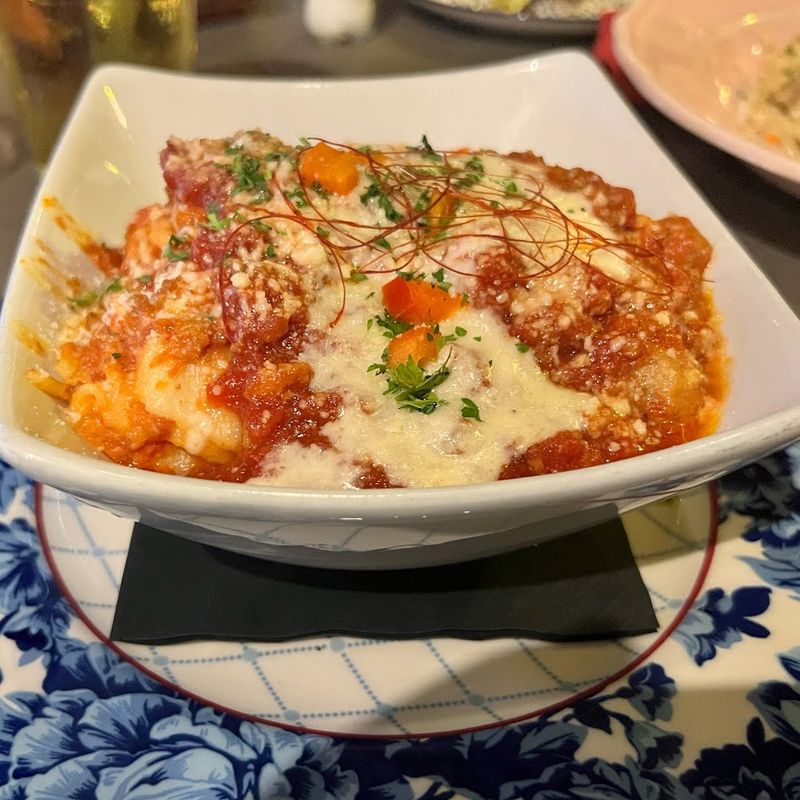 The Lasagna That Regulars Will Not Stop Talking About