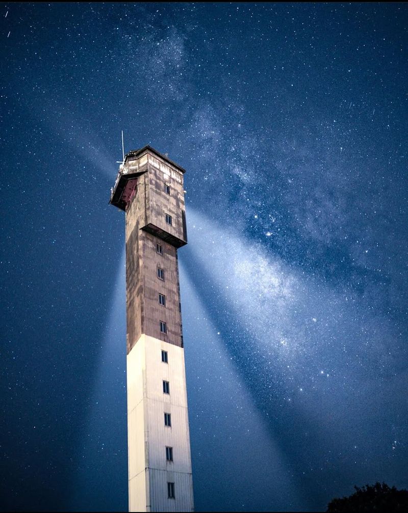 The Lighthouse's Role in Guiding Ships Into Charleston Harbor The Lighthouse's Role in Guiding Ships Into Charleston Harbor