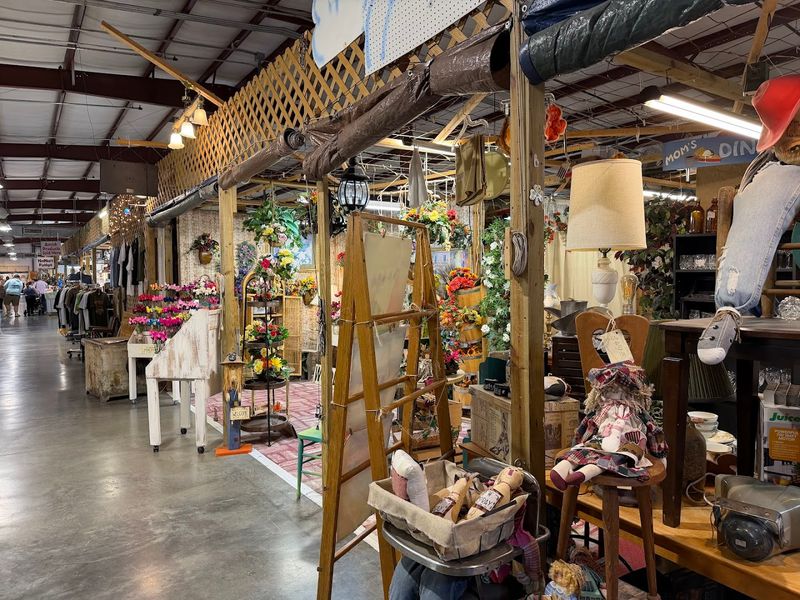 The Location and Layout of Flea Traders Paradise