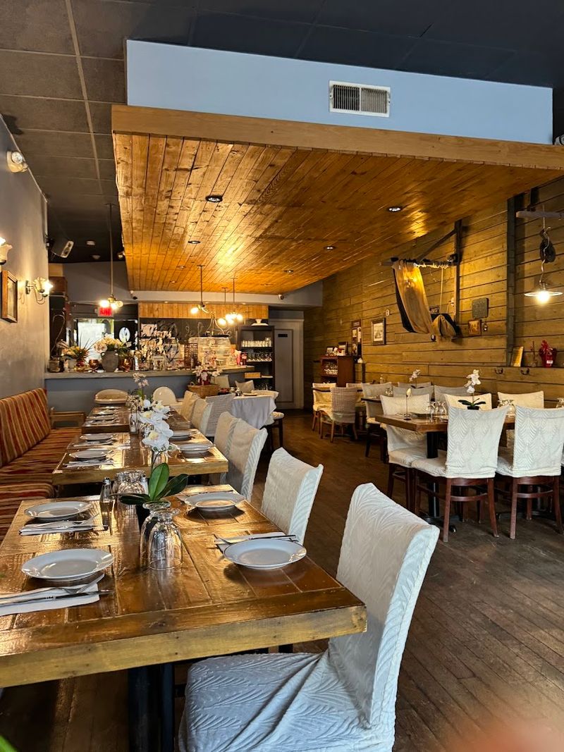 The Atmosphere Inside the Dining Room
