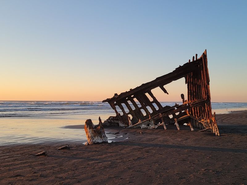 The Peter Iredale Shipwreck: A Ghost Ship Frozen in Time on the Beach The Peter Iredale Shipwreck: A Ghost Ship Frozen in Time on the Beach