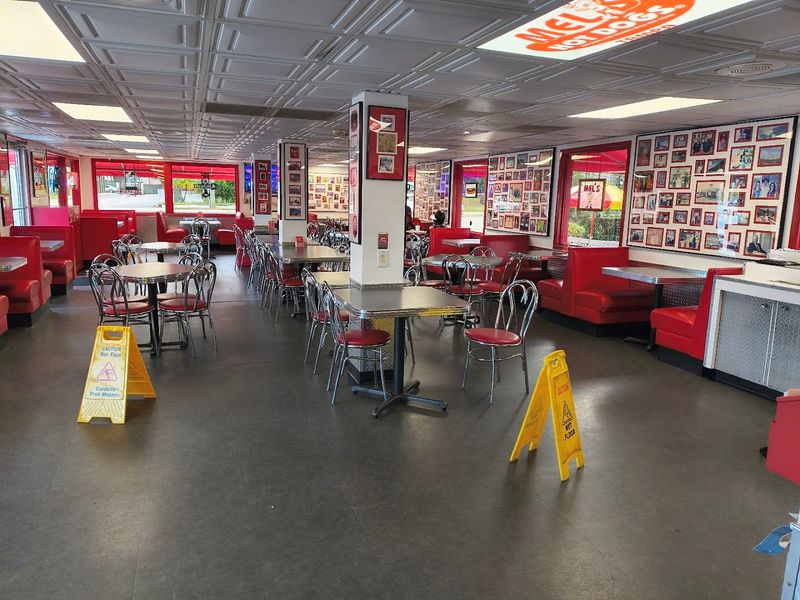 The Retro Atmosphere That Takes You Back Instantly The Retro Atmosphere That Takes You Back Instantly