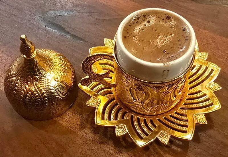 The Role of Turkish Tea and Coffee in the Experience