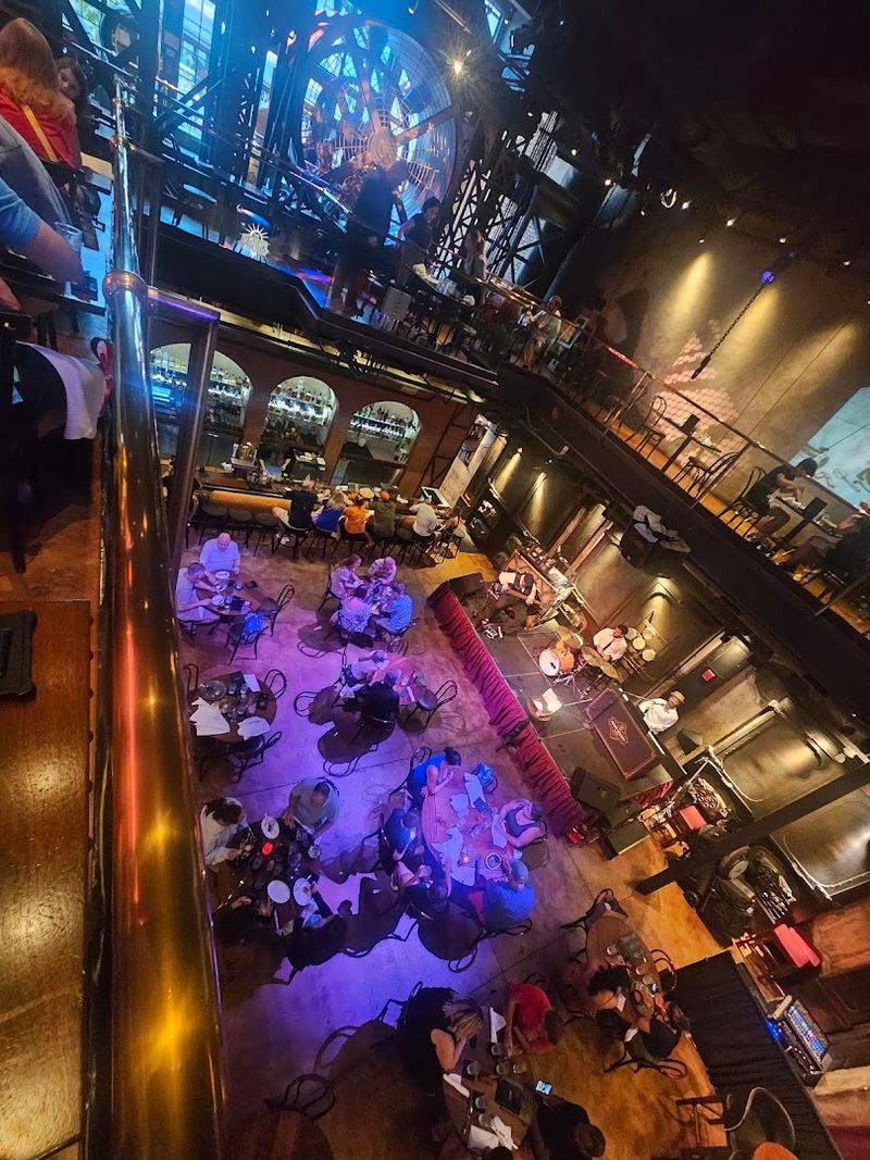 The Rooftop Experience and Multi-Level Layout