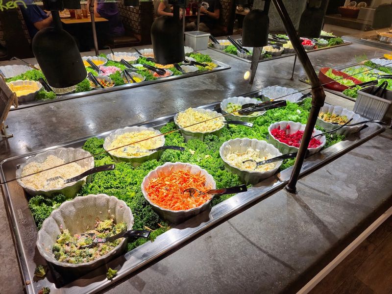 The Salad Bar That Deserves Its Own Reputation