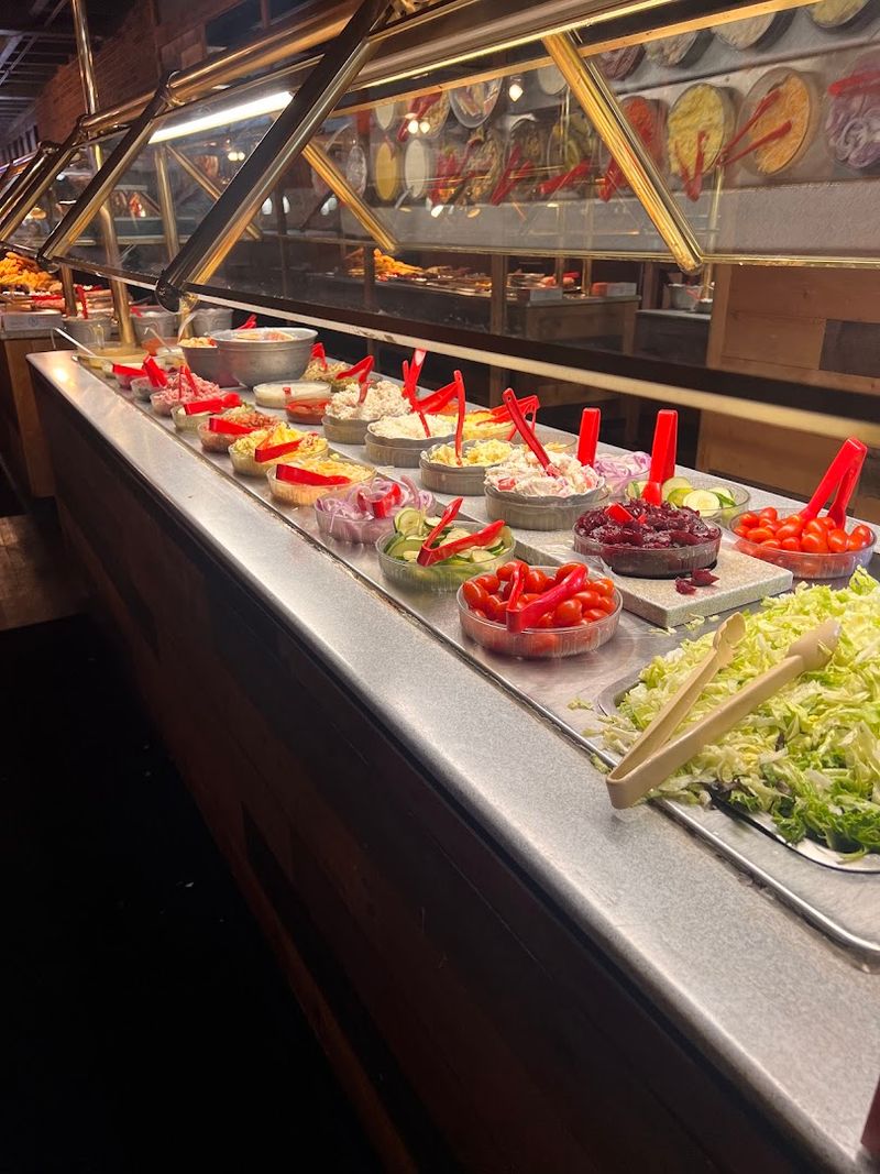 The Salad Bar That Goes Beyond the Basics The Salad Bar That Goes Beyond the Basics