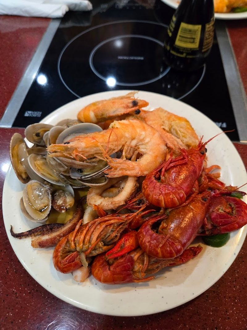 The Seafood Spread That Keeps People Coming Back Every Week