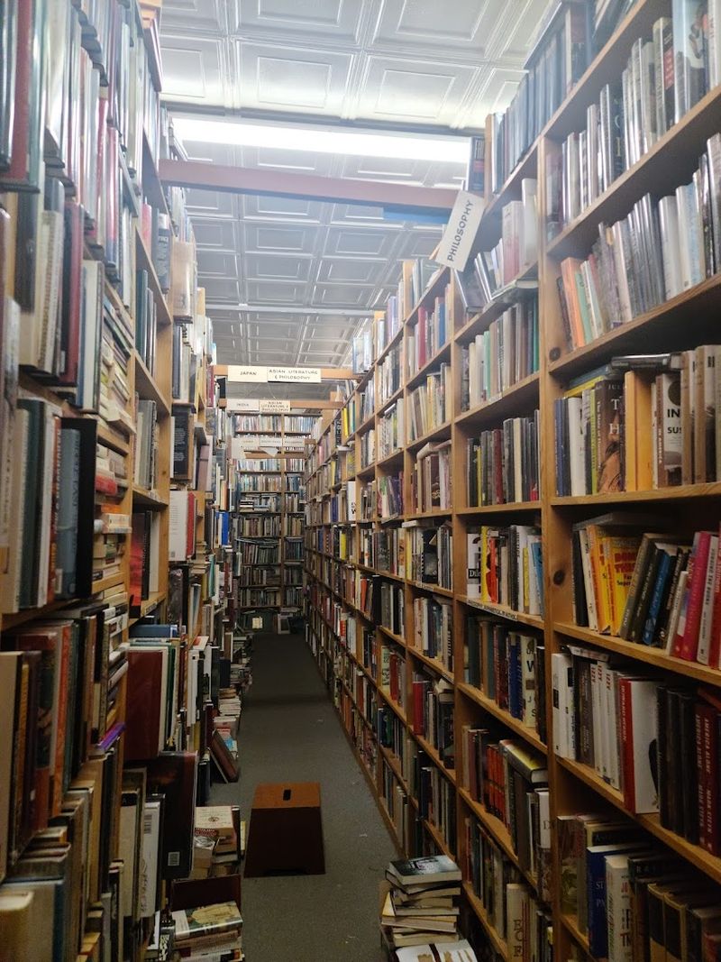 The Store That Buys Books Too The Store That Buys Books Too