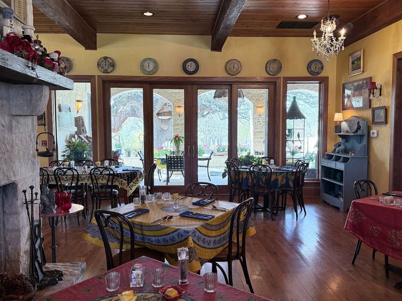 The Story Behind the Restaurant and Chef Laurel Waters