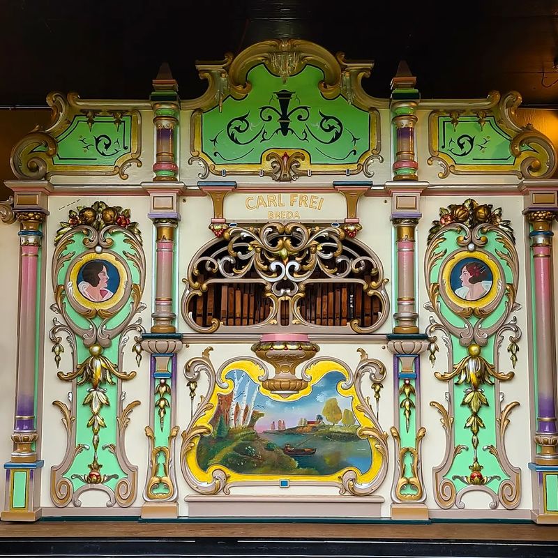 The Street Organ That Plays on the Quarter Hour