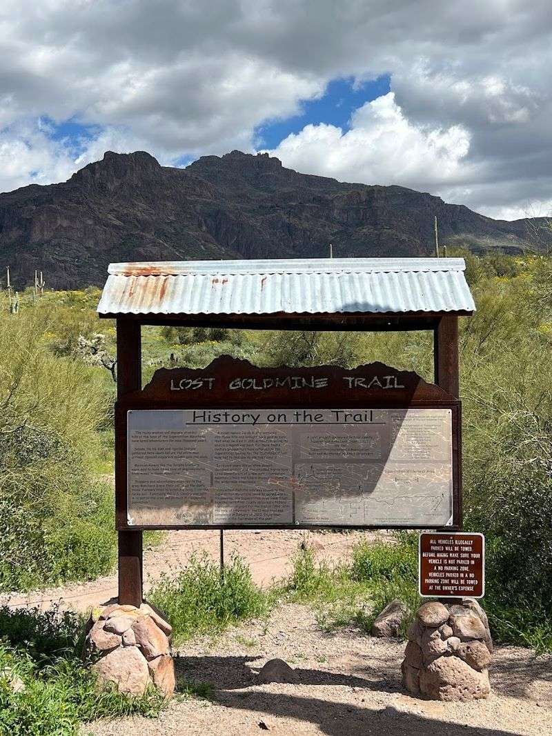 The Trailhead Location and Getting There The Trailhead Location and Getting There