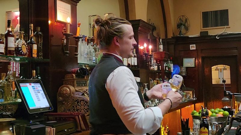 The Spanish Coffee Show You Have to See to Believe