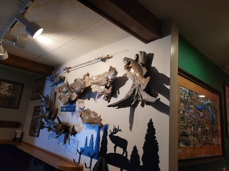 The Up-North Rustic Atmosphere That Hooks You Immediately The Up-North Rustic Atmosphere That Hooks You Immediately