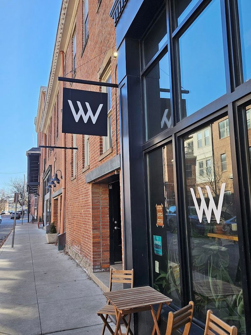 Woodhouse Vegan Café — Columbus