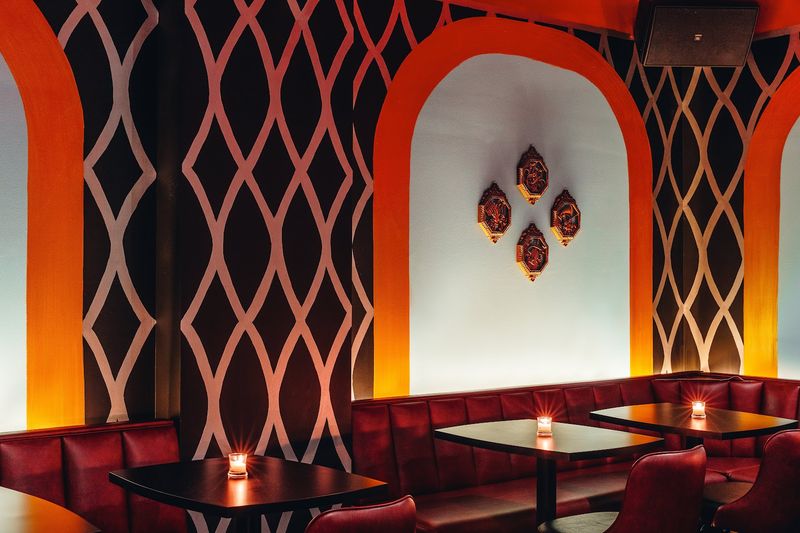 The Vintage Decor That Sets the Mood The Vintage Decor That Sets the Mood