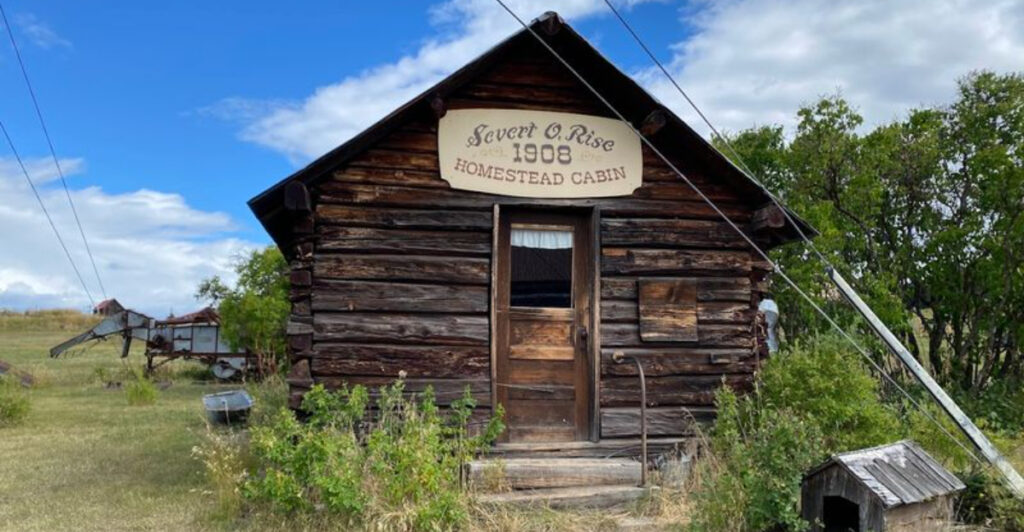 This Abandoned Washington Ghost Town Has Buildings Frozen in Time for Over 100 Years