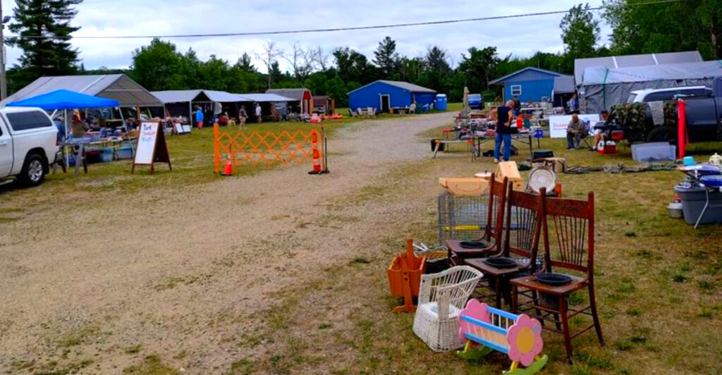 This Cozy Northern Michigan Flea Market Feels More Like Visiting Friends Than Shopping for Bargains