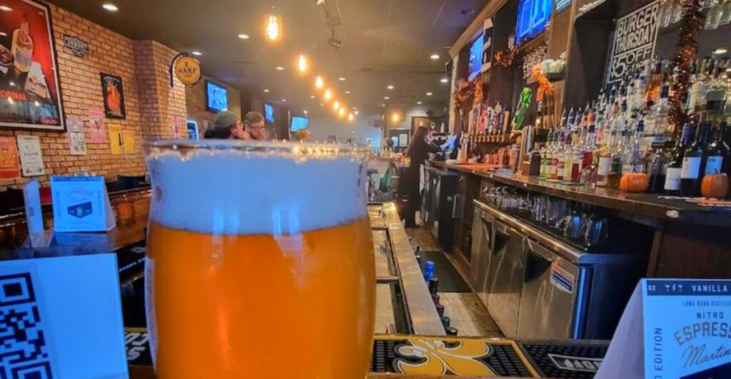 This Downtown Grand Rapids Pub Has 2,000+ Reviews – and Locals Still Swear by the Burgers and Craft Beer