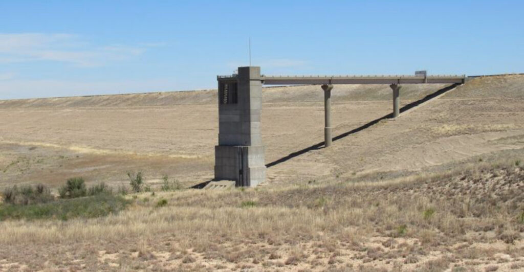 This Eerie Oklahoma Ghost Lake Was Supposed to Be a Dream Destination