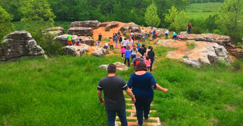 This Free Missouri Museum Has Dinosaur Skeletons, Crystal Collections, and Fossil Hunting Right Outside the Door