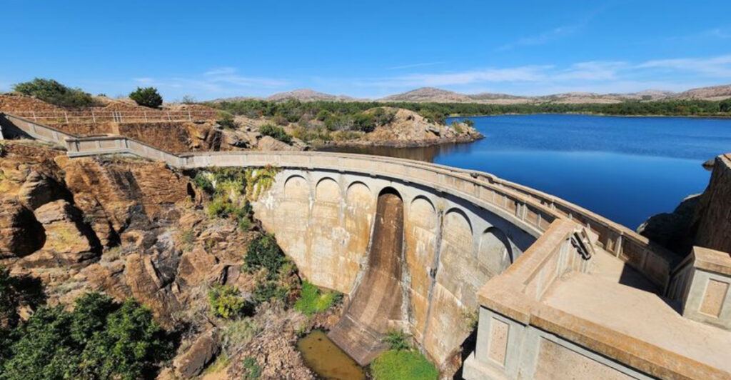 This Hidden Oklahoma Dam Offers Unreal Views Over a Calm, Quiet Lake