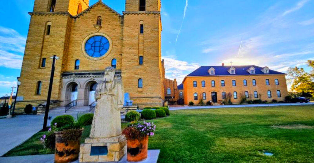 This Majestic Kansas Basilica Rises From the Prairie Like Something Out of Europe