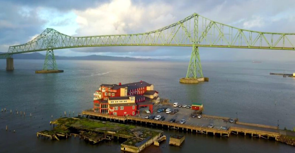 This One-of-a-Kind Oregon Hotel Extends 600 Feet Right Into the River