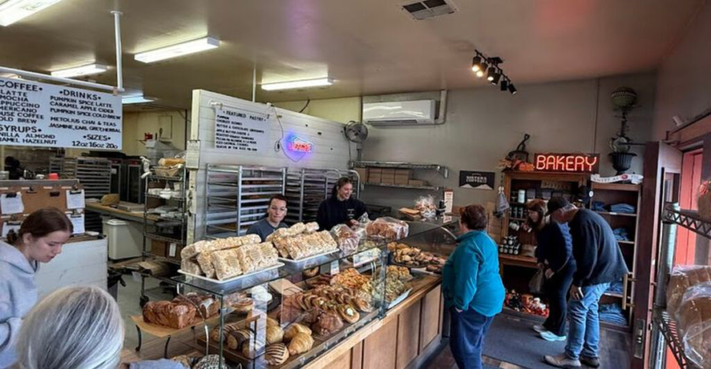 This Oregon Backroad Gem Might Just Serve the Best Marionberry Pie Around