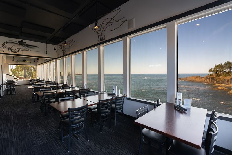 Where to Find This Cliffside Seafood Experience