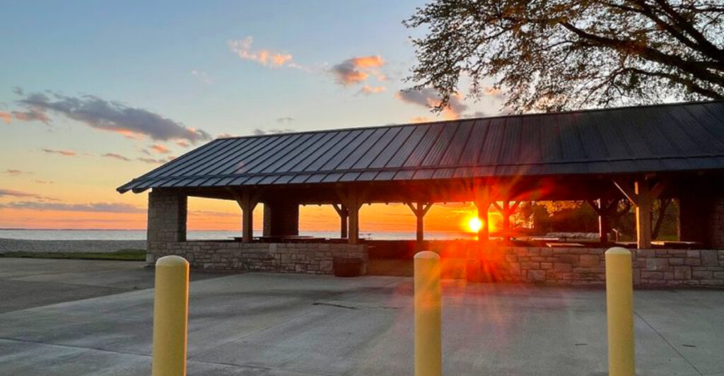 This Quiet Ohio State Park Features One of the Most Beautiful Beaches in the Midwest