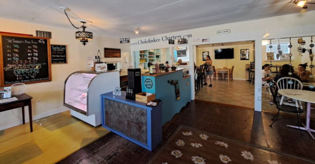 This Remote Florida Spot Is a Hidden Gem for Fresh Seafood and Laid-Back Vibes