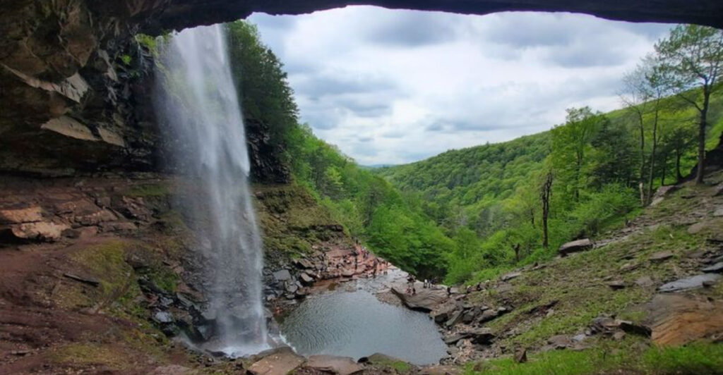 This Scenic New York Hike Is Only 1.4 Miles, But The Views Feel Like A Full-Day Adventure