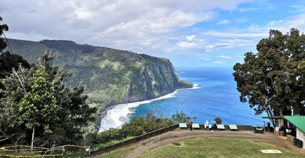 This Stunning Hawaii Lookout Offers One of the Most Breathtaking Views on the Big Island