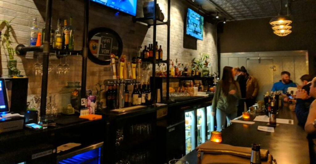 This Stylish Detroit-Area Spot Is Serving New Orleans Po’ Boys, Ghost Pepper Wings, and Craft Cocktails Locals Love