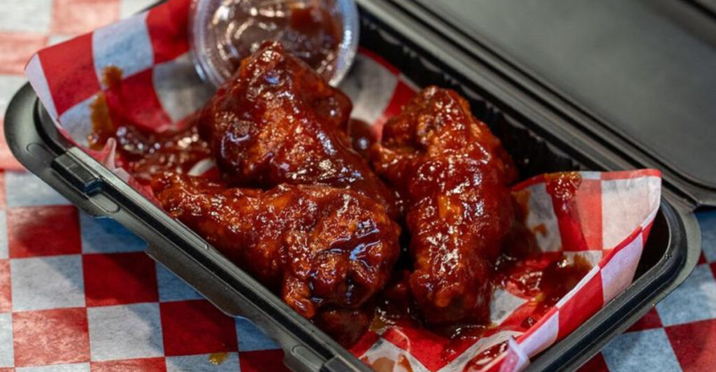 This Unassuming Broadway Restaurant May Serve Bayonne’s Most Craveable Wings