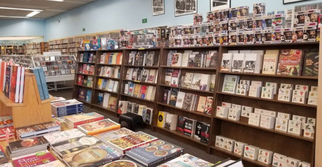 Thousands of Books and a $5 Bag Deal Make This North Carolina Sale a Reader’s Dream