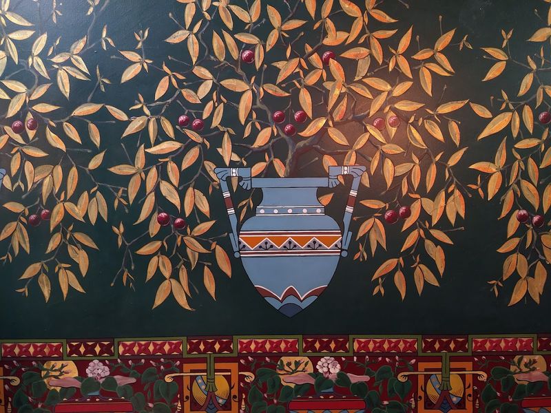 Tropical Murals That Transported You to Another World