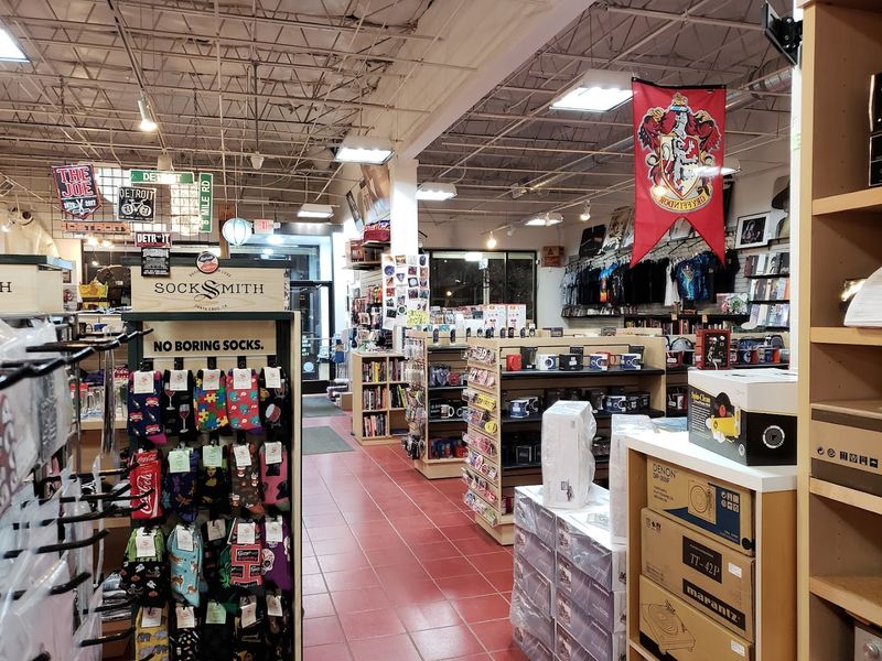 Used Amps, Turntables, and the Audiophile Corner