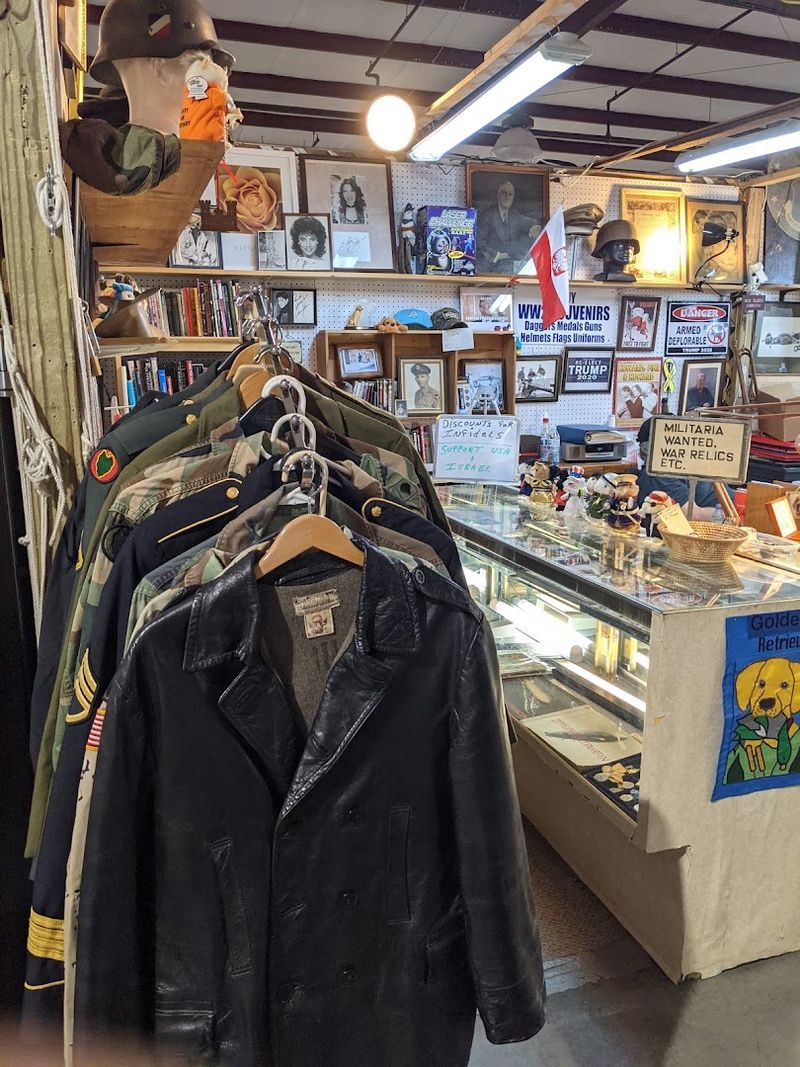 Vintage Finds, Collectibles, and Antiques