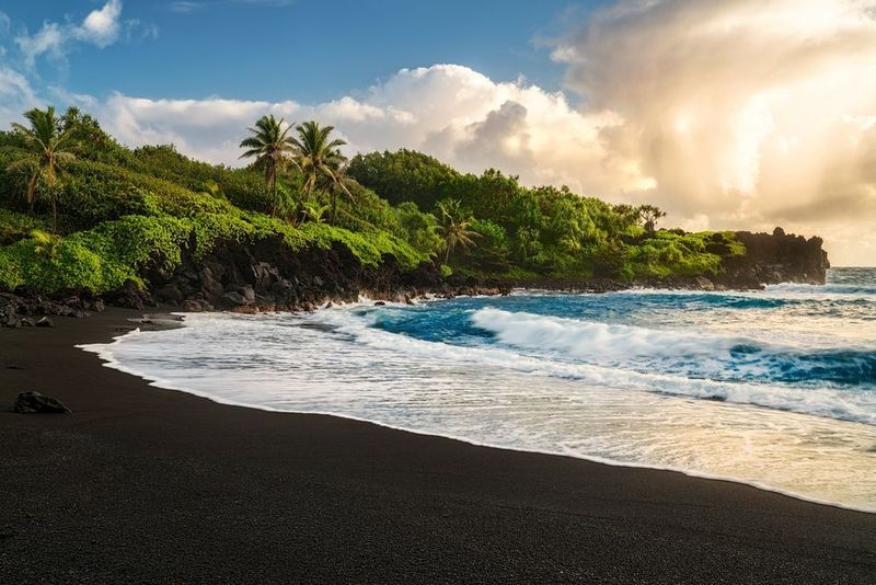 Wai'anapanapa Black Sand Beach Wai'anapanapa Black Sand Beach