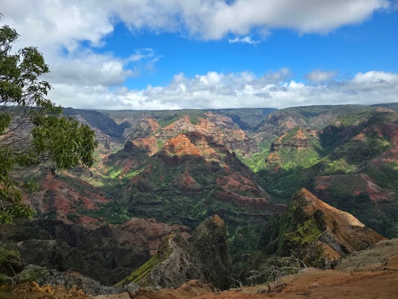 Waimea Canyon State Park (Kauai) Waimea Canyon State Park (Kauai)