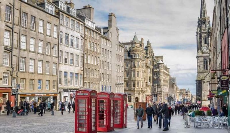 Walk Edinburgh's Royal Mile and Visit Edinburgh Castle