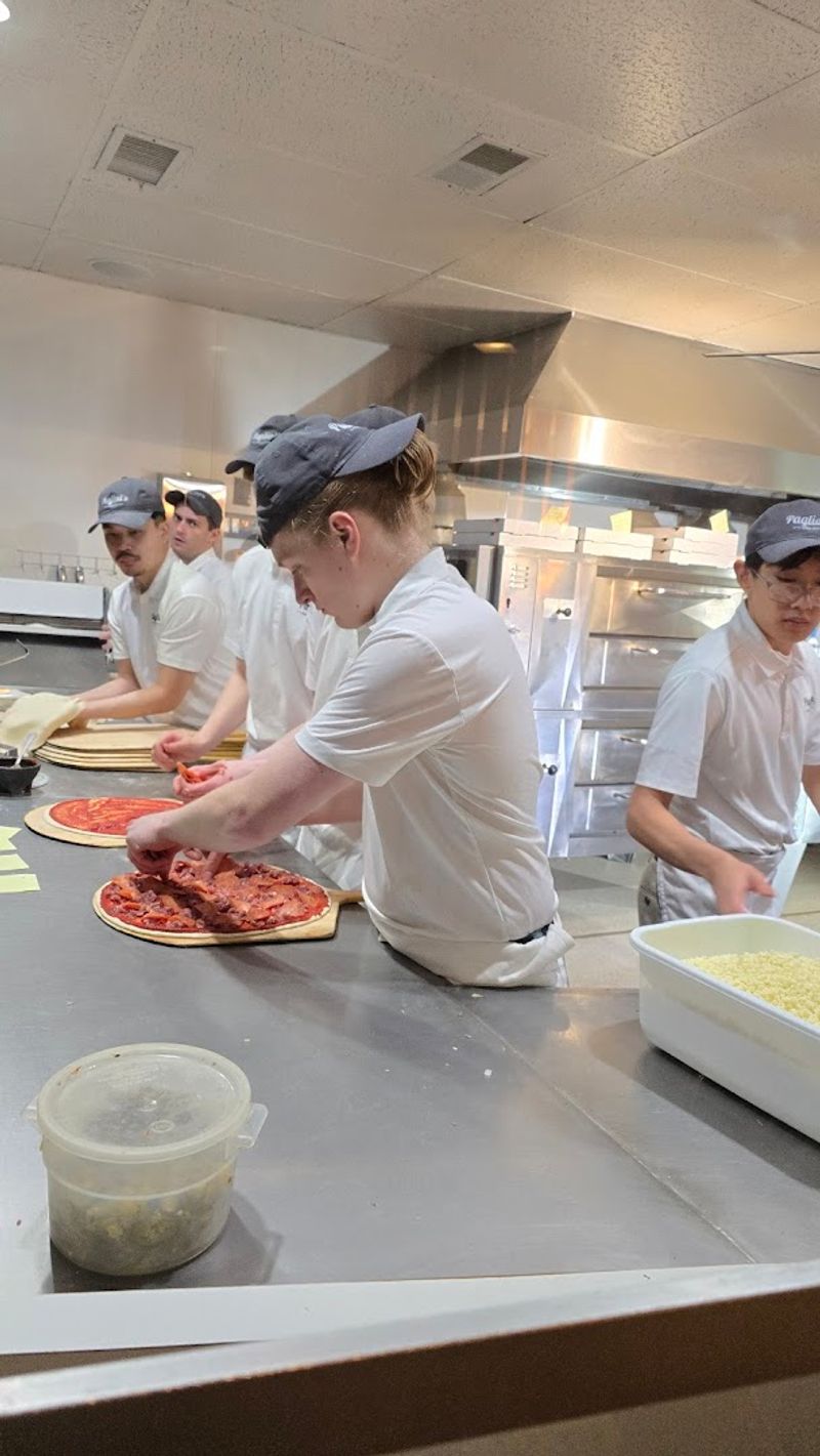 Watching the Pizza Get Made Live Watching the Pizza Get Made Live