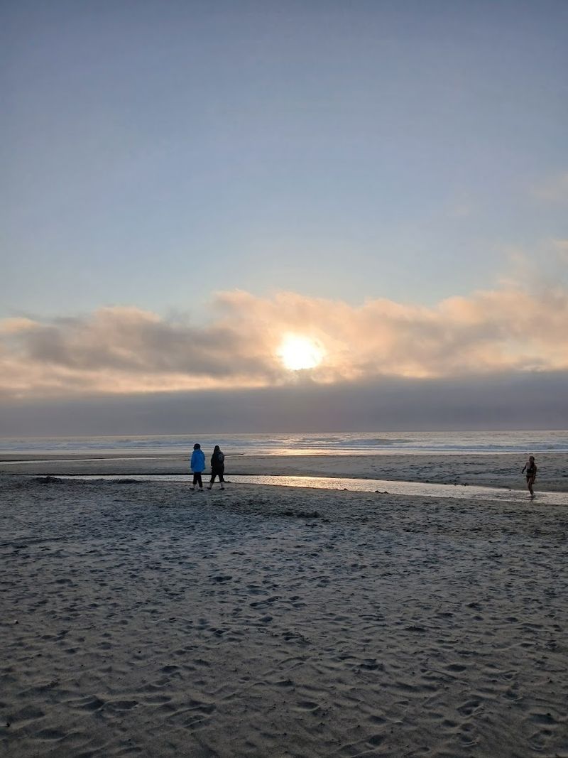 What to Bring for a Full Day on the Beach