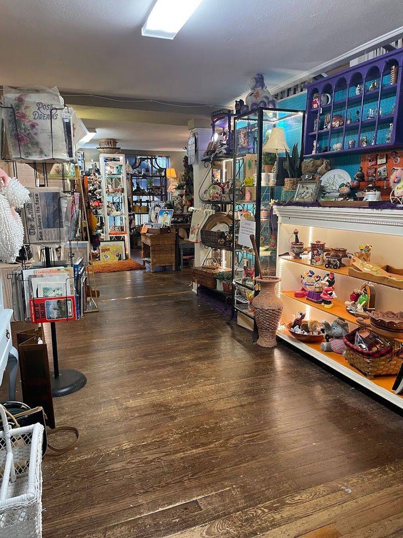 Why This Marketplace Keeps Drawing People Back